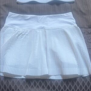 Lululemon Athletica White Mini Skirt great condition